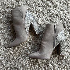 JustFab snakeskin booties! Size 9.
